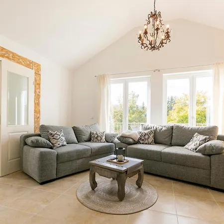 Guest house Memory - Ferienapartments & - Mediterraner Flair In Der Rhoen *